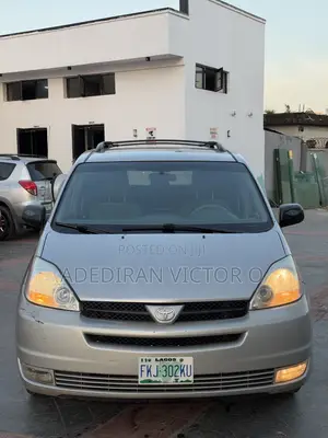Toyota Sienna LE AWD 2005 Silver