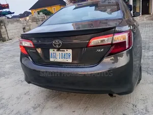 Toyota Camry XLE 4dr Sedan (2.5L 4cyl 6A) 2013 Gray