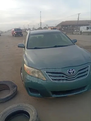 Toyota Camry XLE 4dr Sedan (2.5L 4cyl 6AM) 2010 Green