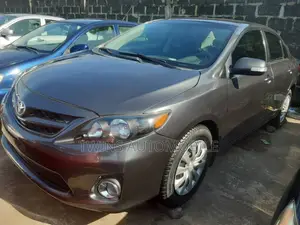Toyota Corolla LE 4dr Sedan (1.8L 4cyl 4A) 2010 Gray
