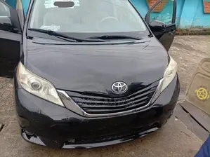 Toyota Sienna 2016 Black