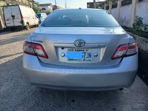 Toyota Camry LE 4dr Sedan (2.5L 4cyl 6A) 2011 Silver