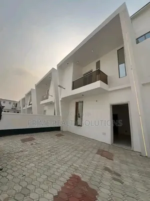 4bdrm Townhouse / Terrace in 𝐈𝐤𝐨𝐭𝐚 𝐆𝐑𝐀, Ikota for rent