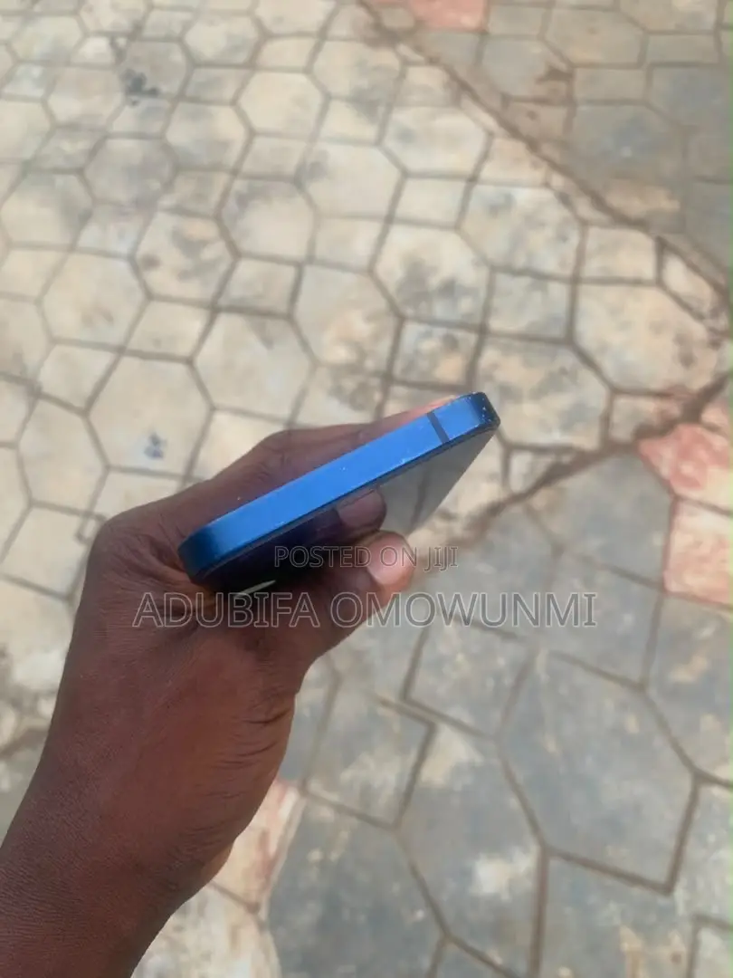 Apple iPhone 12 64 GB Blue