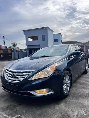 Hyundai Sonata SE 2.0T Sedan FWD (2.0L 4cyl 6A) 2013 Blue