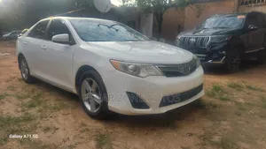 Toyota Camry XLE 4dr Sedan (2.5L 4cyl 6A) 2013 White