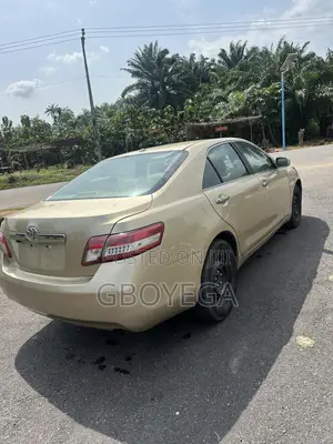 Toyota Camry 2010 Gold
