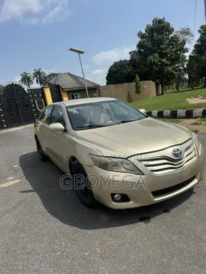 Toyota Camry 2010 Gold