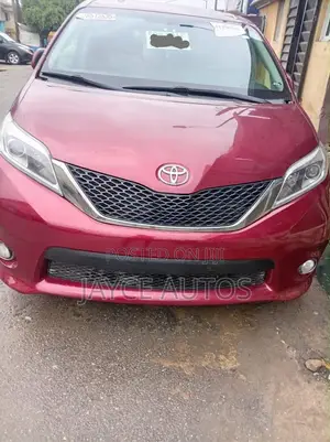 Toyota Sienna 2017 Burgundy