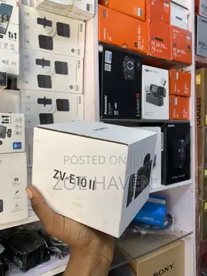 Sony ZV-E10 II Mirrorless Camera With 16-50mm Lens