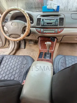 Toyota Camry 2005 Gold