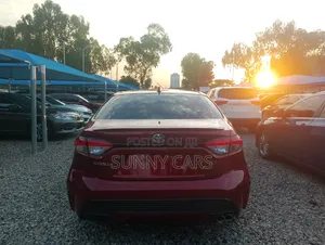 Toyota Corolla XLE 2022 Red