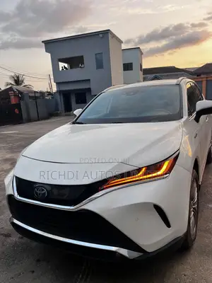 Toyota Venza XLE AWD 2023 White