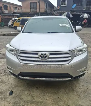 Toyota Highlander Limited 3.5l 4WD 2013 Silver