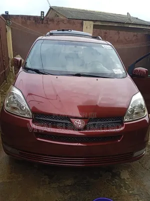 Toyota Sienna XLE 2005 Red
