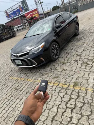 Toyota Avalon XLE Plus Sedan FWD (3.5L 6cyl 6A) 2017 Black