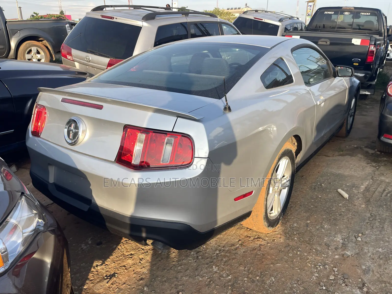 Ford Mustang GT 2011 Silver