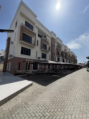 4bdrm Duplex in Lekki Phase 1 for rent