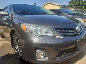 Toyota Corolla LE 4dr Sedan (1.8L 4 cyl 4A) 2009 Gray