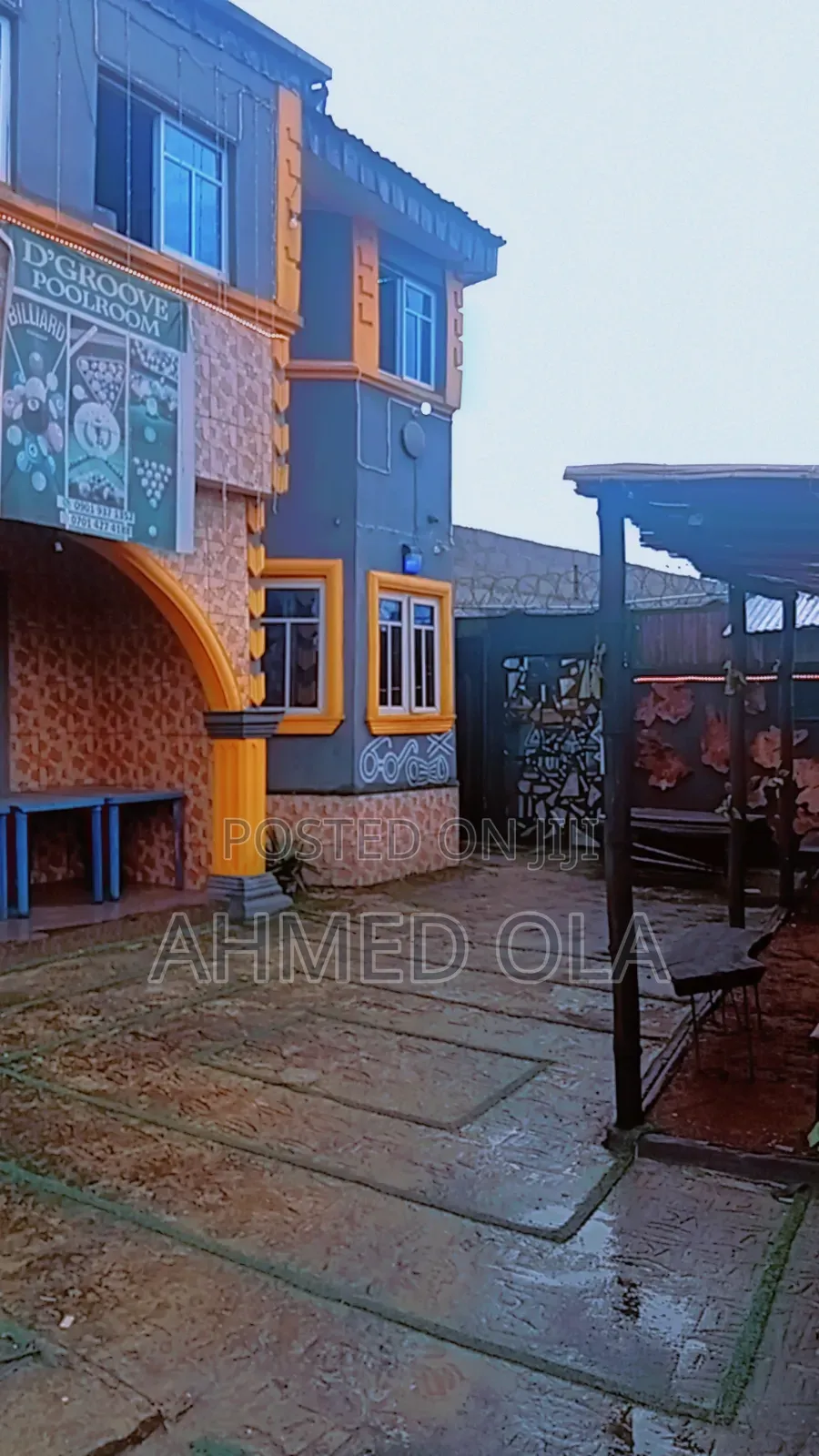 Lounge Bar and Apartment