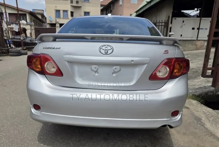 Toyota Camry 2009 Silver