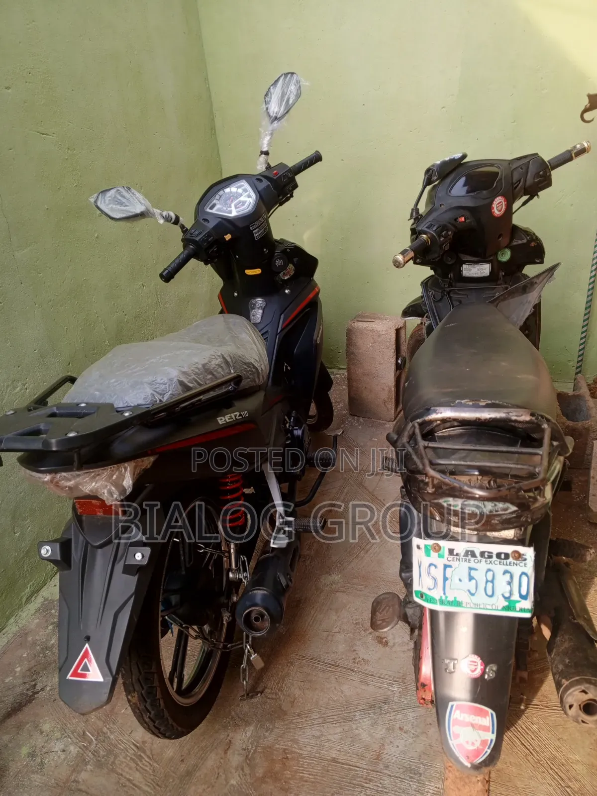 TVS Neo NX 2022 Black