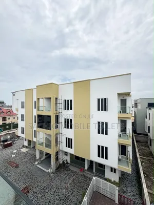 2bdrm Maisonette in Lekki Phase 1 for sale