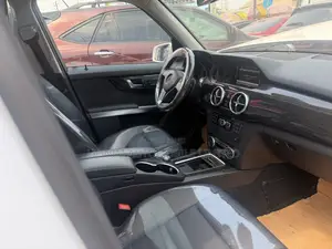 Mercedes-Benz GLK-Class Base GLK 350 4dr AWD 4MATIC (3.5L 6cyl 7A) 2015