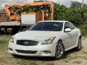 Infiniti G 2012 White