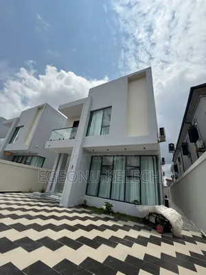 4bdrm Duplex in Woji for sale