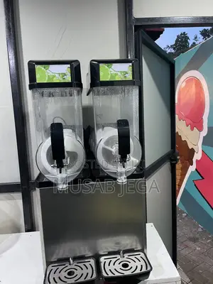 Commercial Double Tank Slush Machine (15L × 2) – Only 6 Months Used!