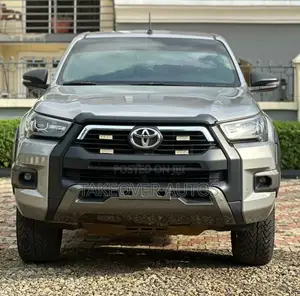 Toyota Hilux 2022 Gray