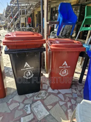 Heavy Duty 240L Plastic Waste Bin / Dustbin - Brand New