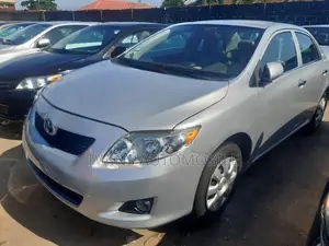 Toyota Corolla LE 4dr Sedan (1.8L 4cyl 4A) 2010 Silver