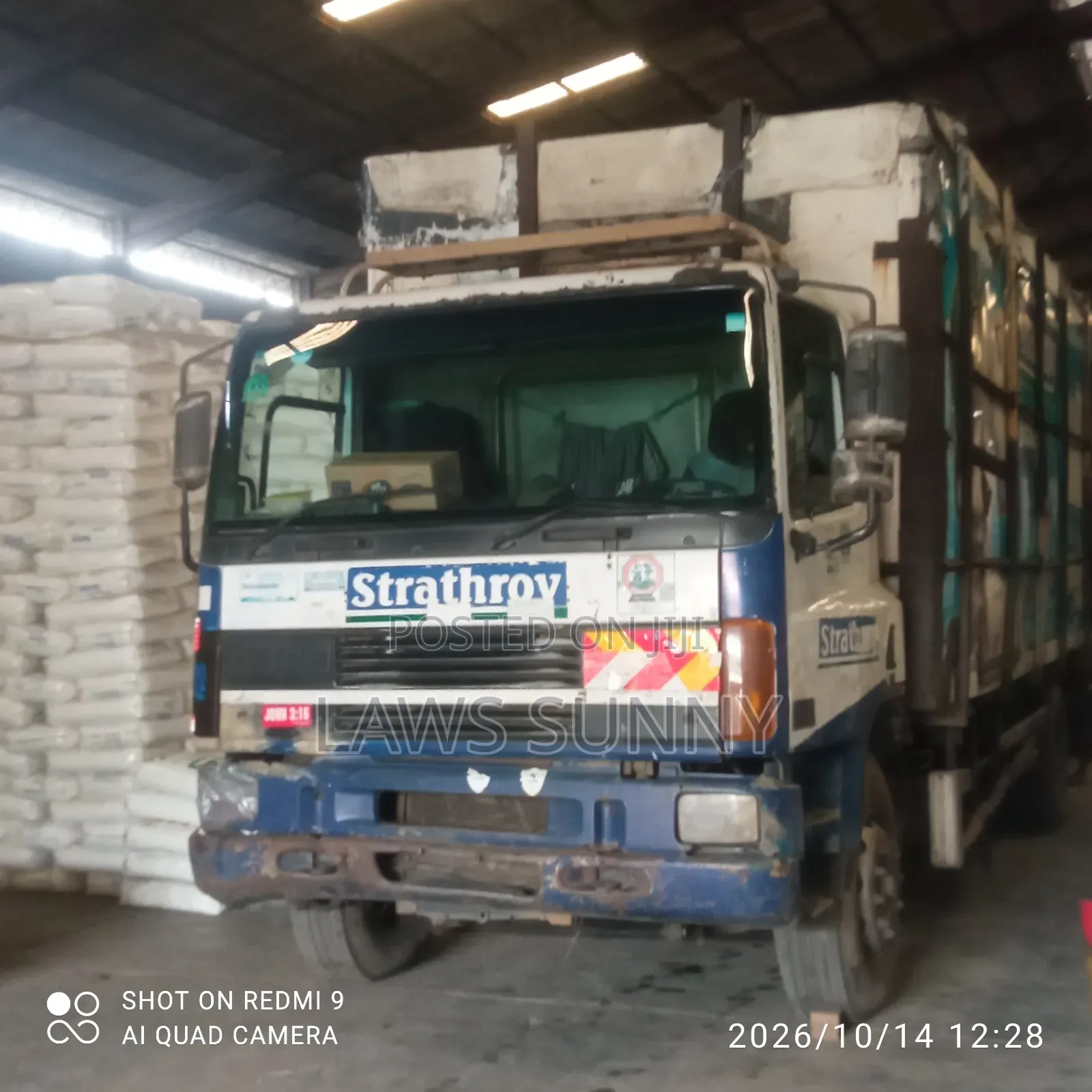 Super Sharp Truck Daf 65 Cool Engin and Gear
