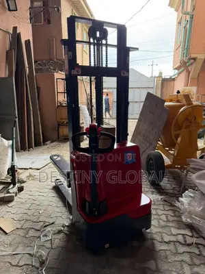 Electric Stacker Forklift 2 Ton by 3meter Electric