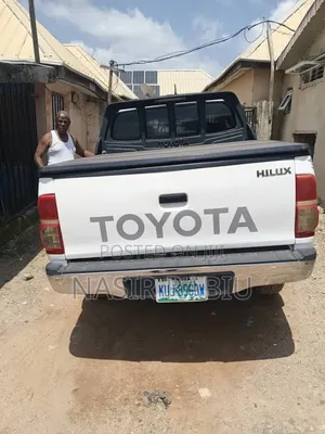 Toyota Hilux 2012 White