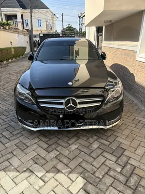 Mercedes-Benz C300 2016 Black