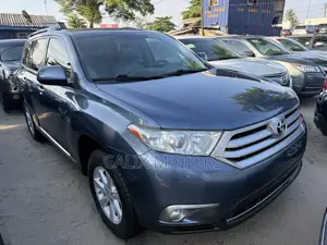 Toyota Highlander 2012 Blue