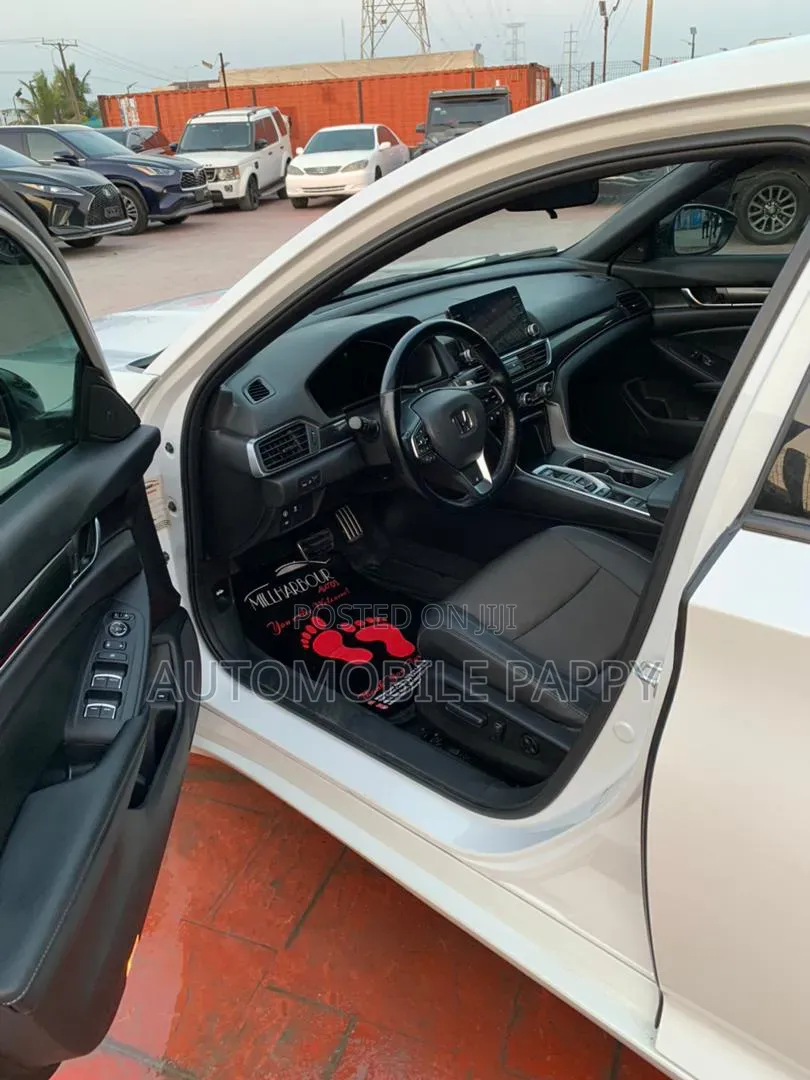Honda Accord 2022 Silver