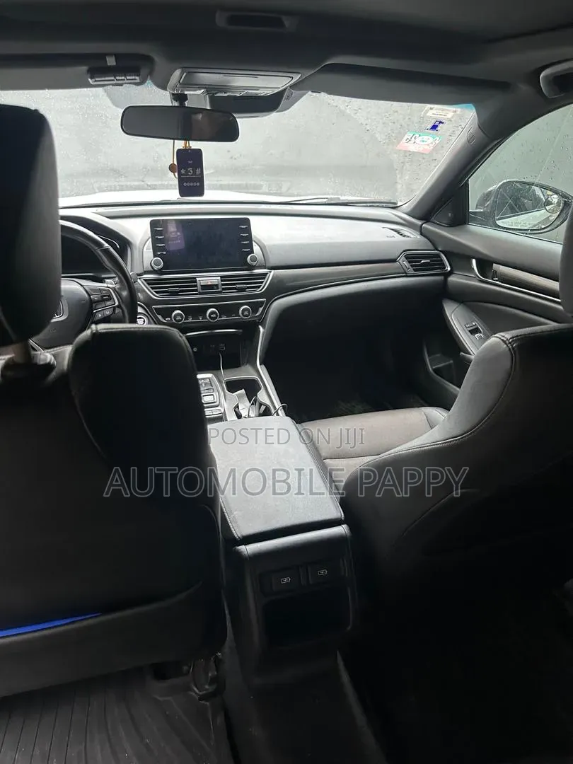 Honda Accord 2022 Silver