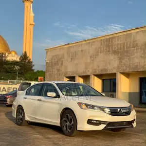 Honda Accord LX 4dr Sedan FWD (2.4L 4cyl 2A) 2017 White
