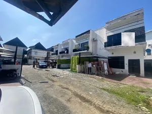 4bdrm Villa in Ikota for rent