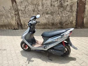 Honda 2022 Gray