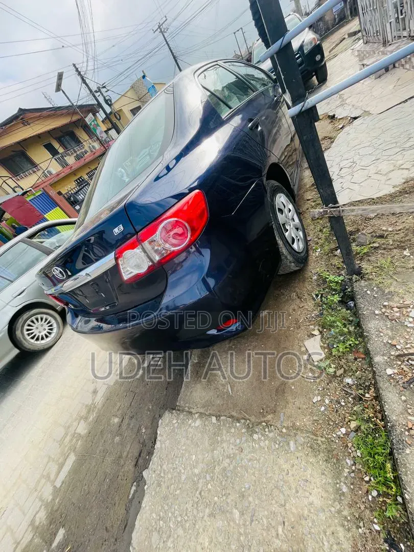 Toyota Corolla 2012 Blue