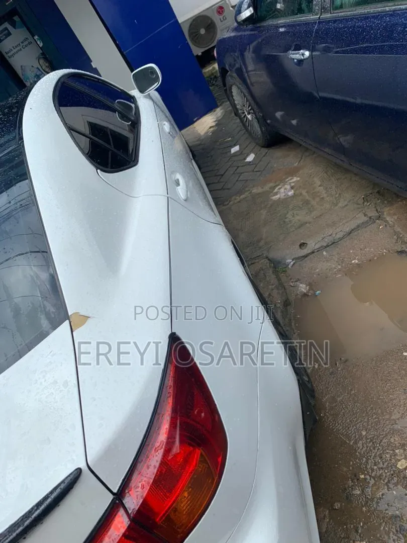 Lexus IS 250 Automatic 2010 White
