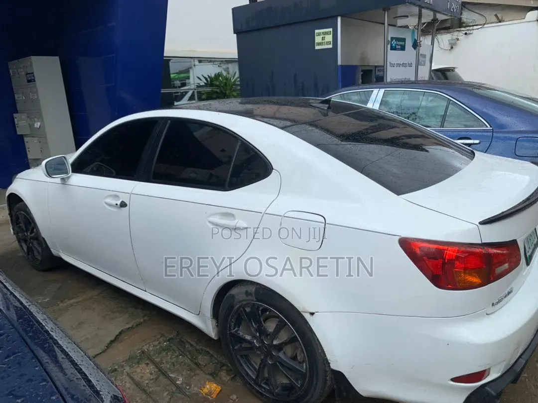 Lexus IS 250 Automatic 2010 White
