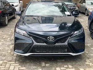 Toyota Camry SE (2.5L 4cyl 8A) 2019 Black