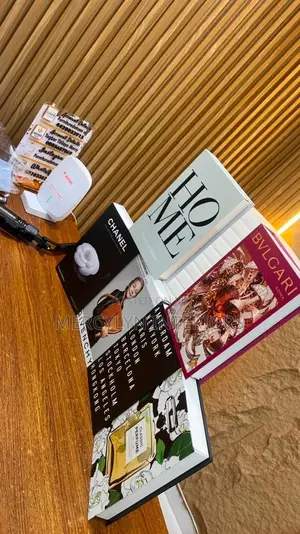Decor Books