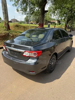 Toyota Corolla LE 4dr Sedan (1.8L 4cyl 4A) 2013 Gray